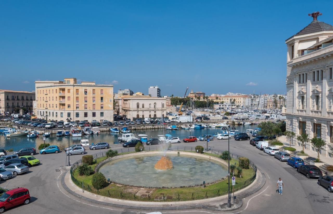 Riva Apartments By Wonderful Italy Сиракузы Экстерьер фото