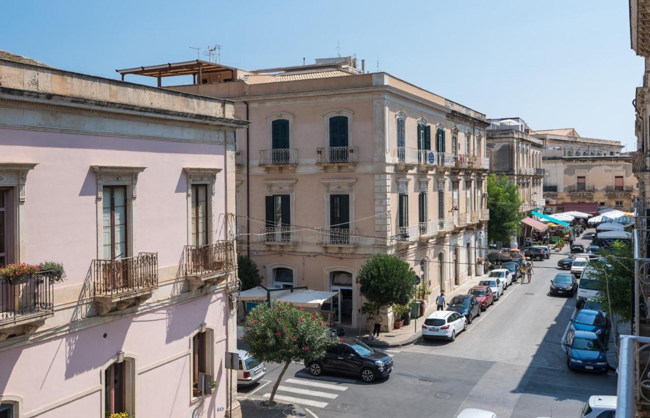 Riva Apartments By Wonderful Italy Сиракузы Экстерьер фото