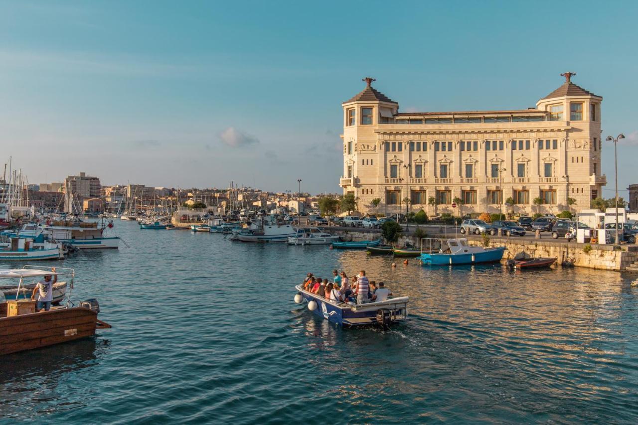 Riva Apartments By Wonderful Italy Сиракузы Экстерьер фото
